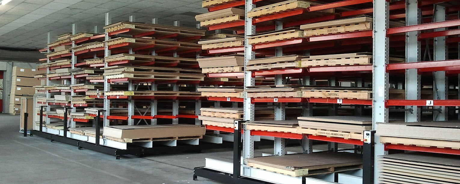 [Translate "Slovenia"] Mobile cantilever racking