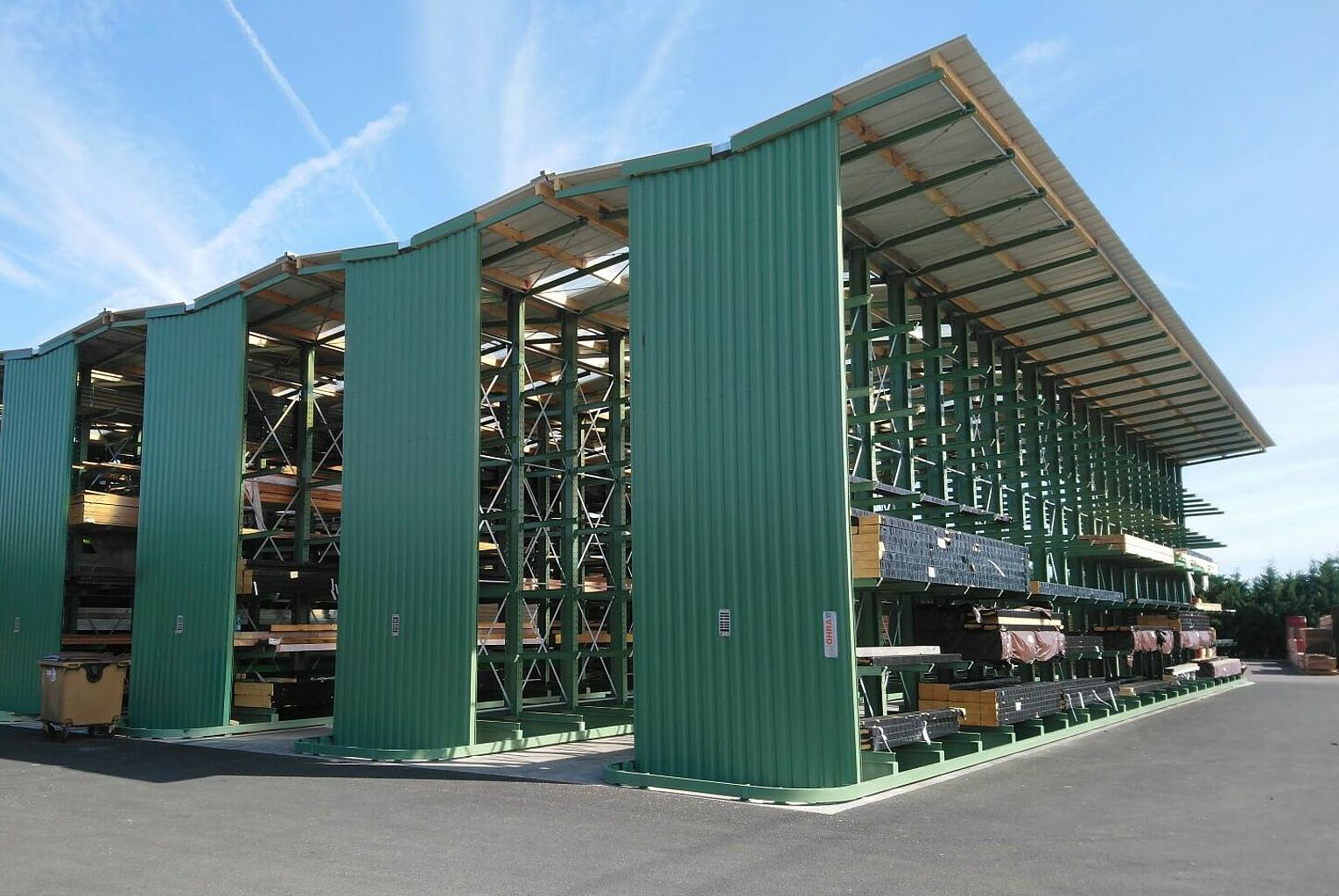 [Translate "Slovenia"] Rack-clad warehouse Cantilever racking