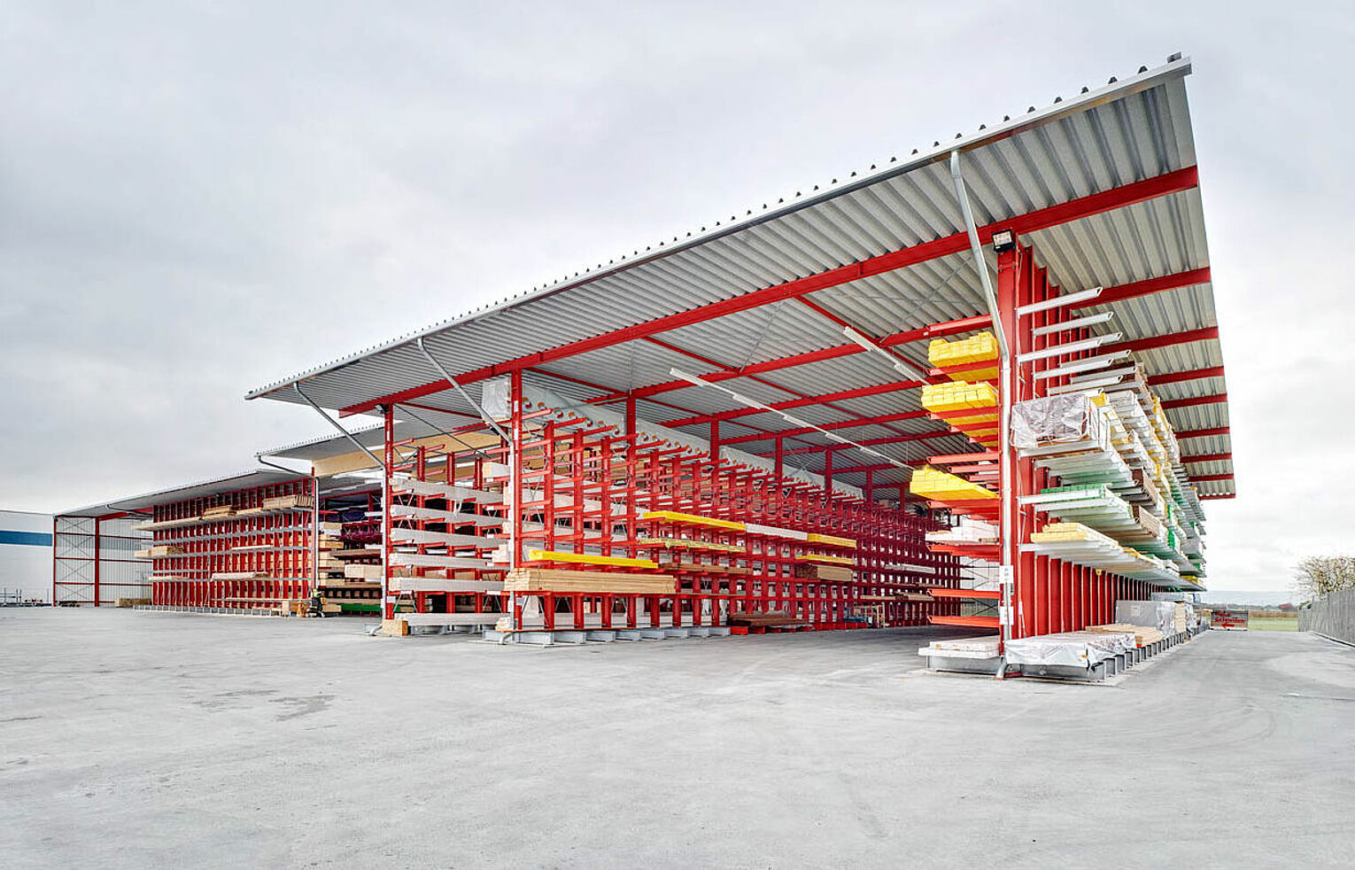 [Translate "Slovenia"] Rack-clad warehouse cantilever racking